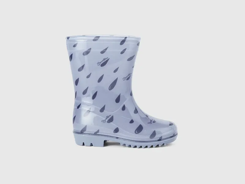Rubber rain boots