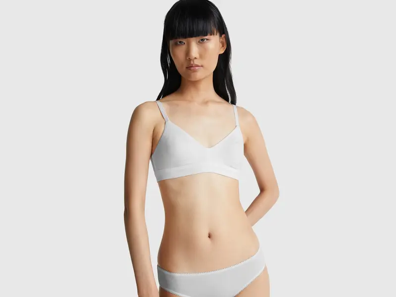 Triangle bra without padding